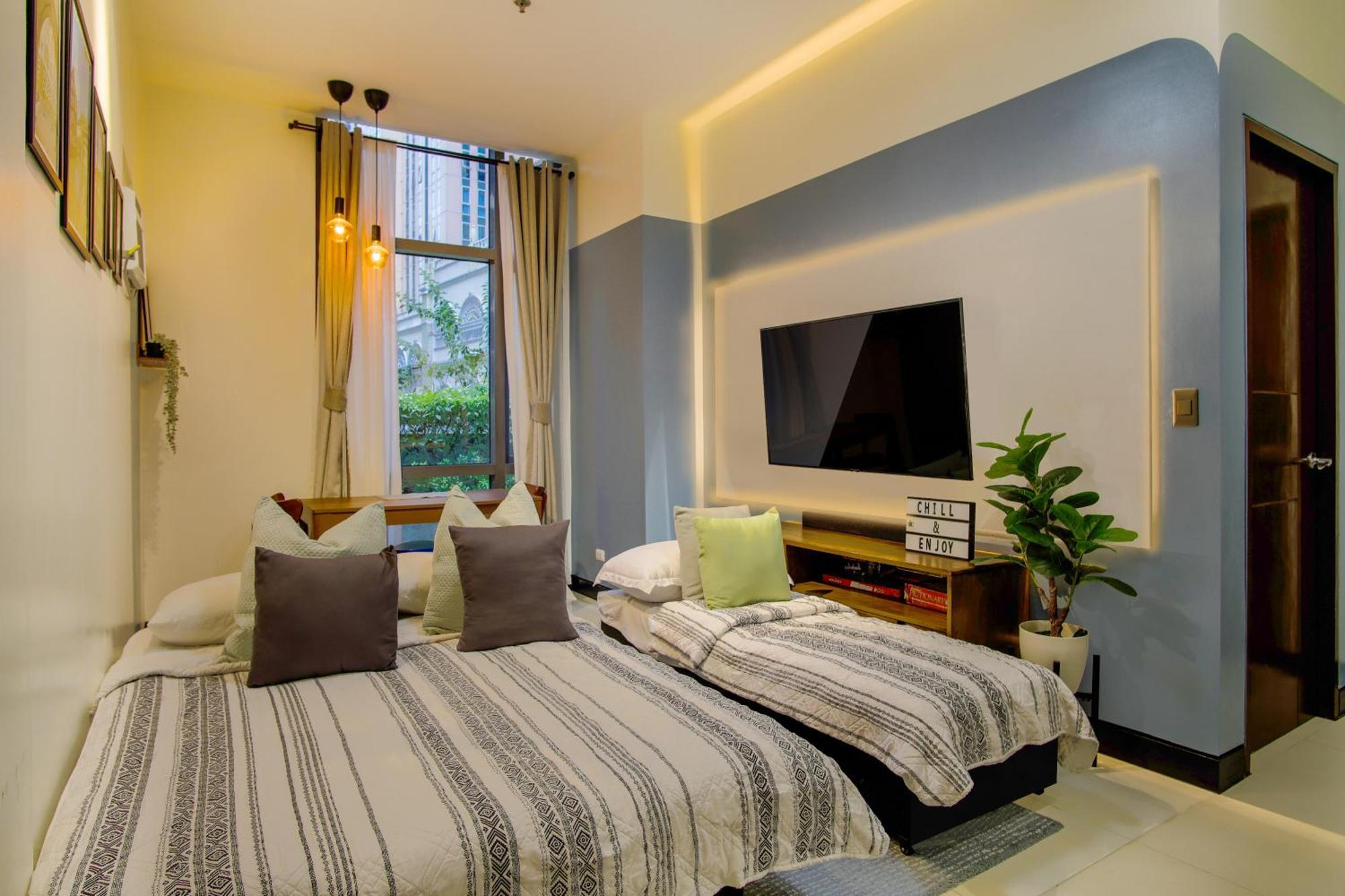 Vintage Mickey In Bgc -200mbps Wifi * Manila