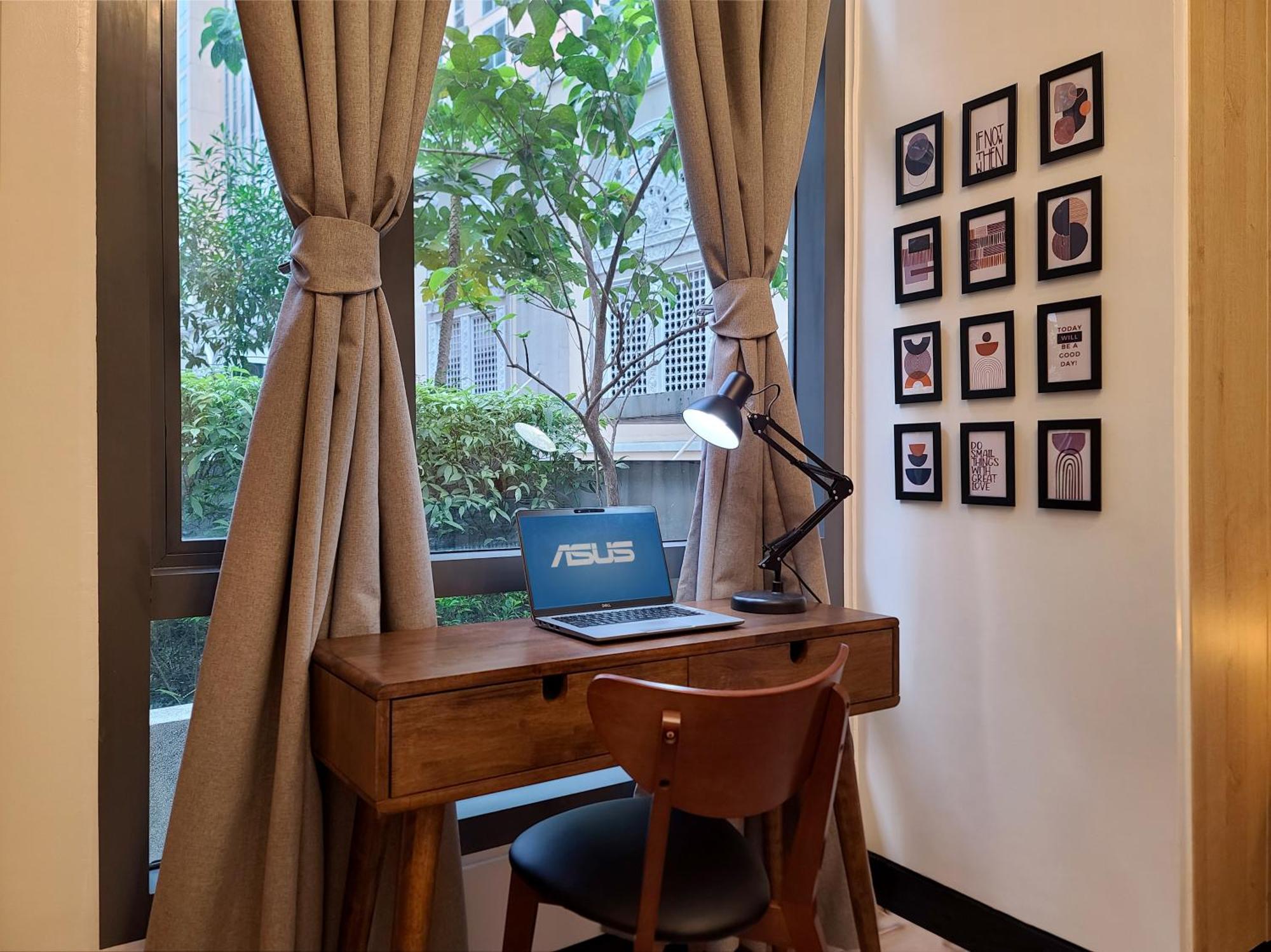 Vintage Mickey In Bgc -200mbps Wifi Apartment Manila