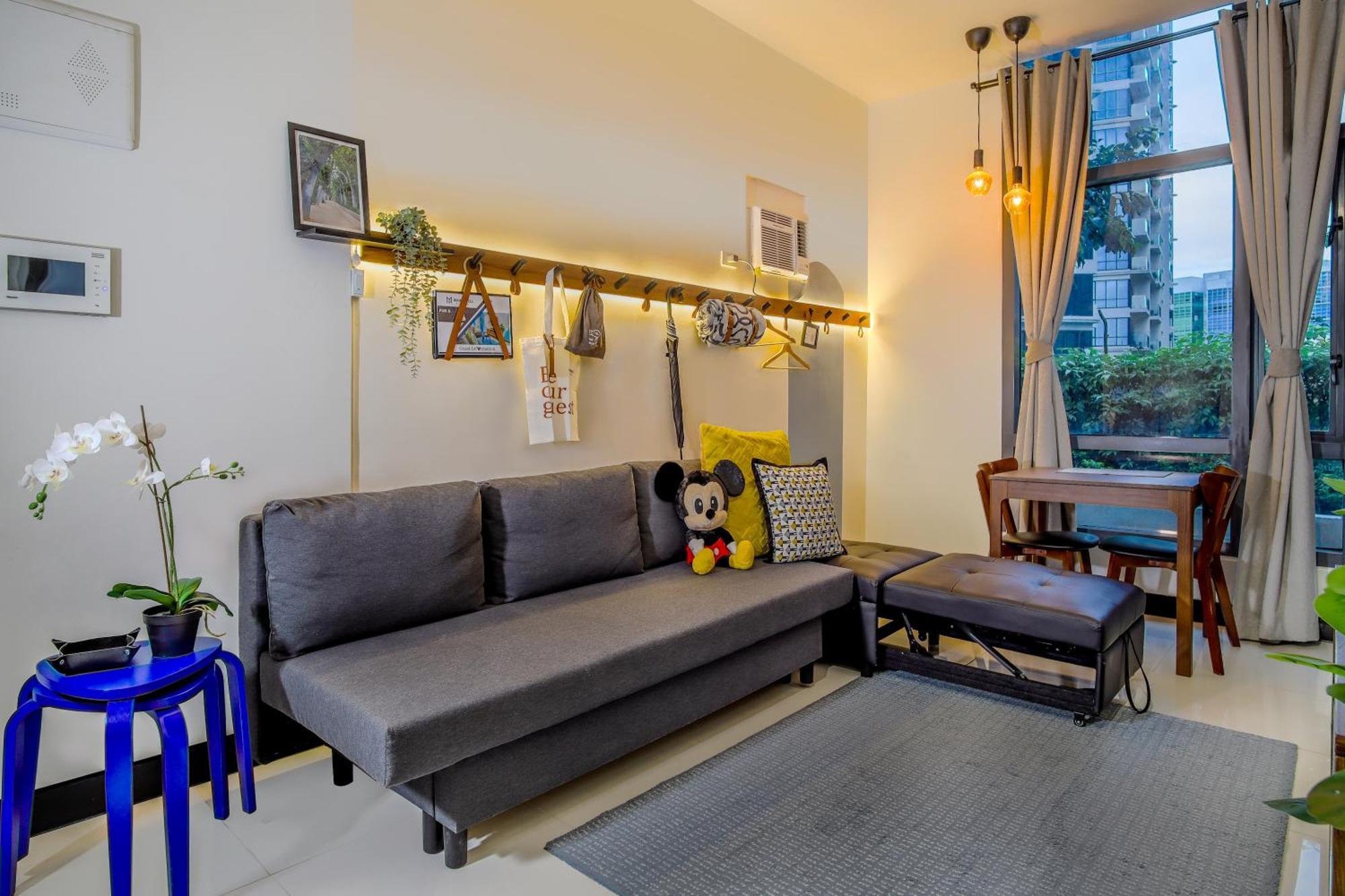 Apartment Vintage Mickey In Bgc -200mbps Wifi *