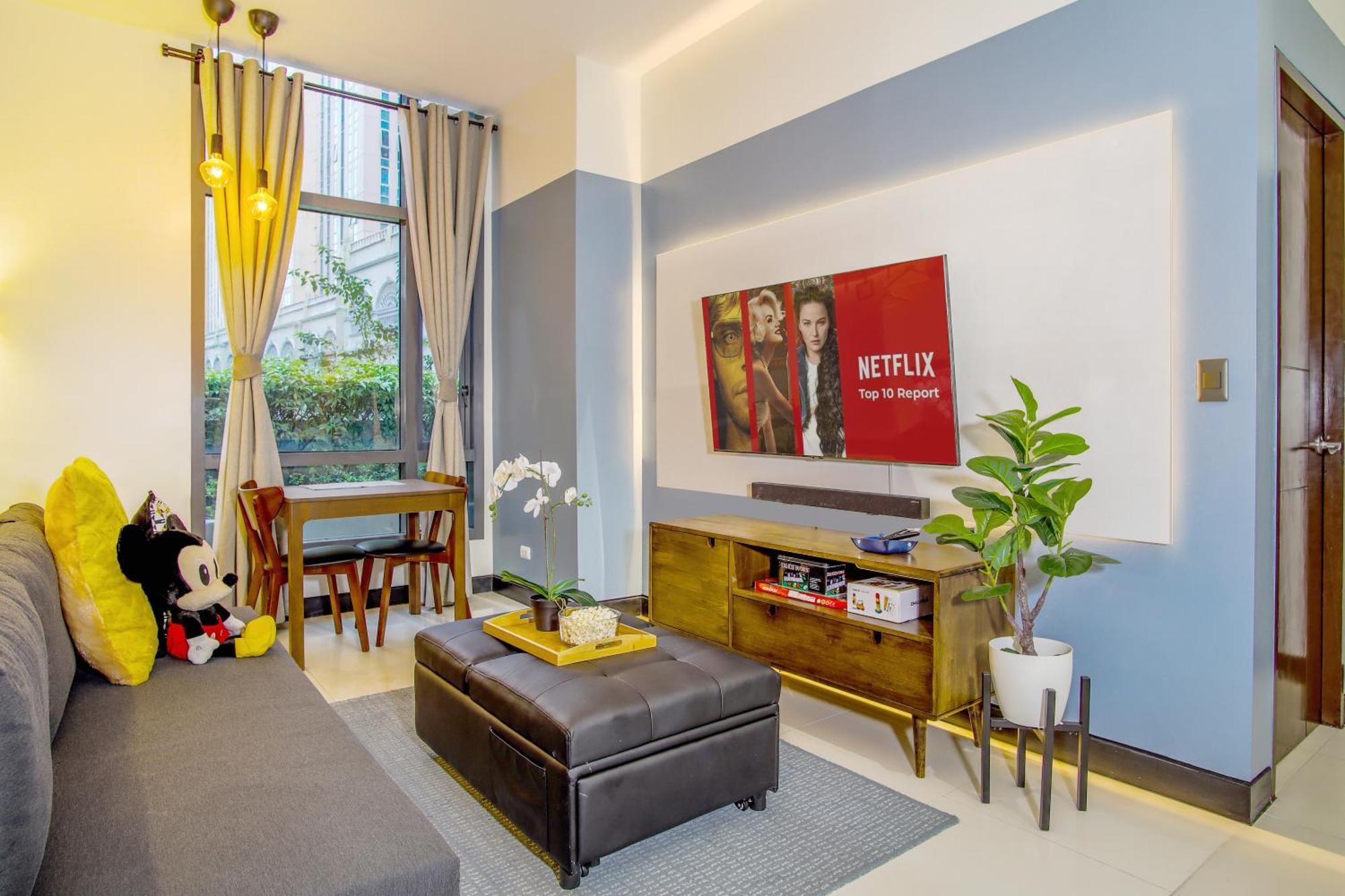 Apartment Vintage Mickey In Bgc -200mbps Wifi *